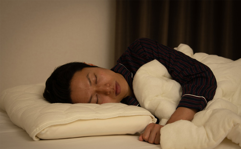 睡眠時無呼吸症候群と体型の関係｜痩せ型や肥満型