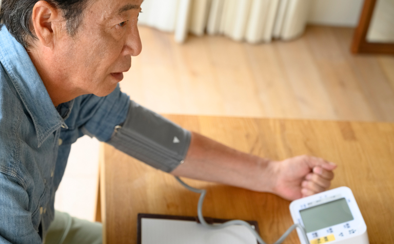 更年期は高血圧になりやすい?更年期障害について