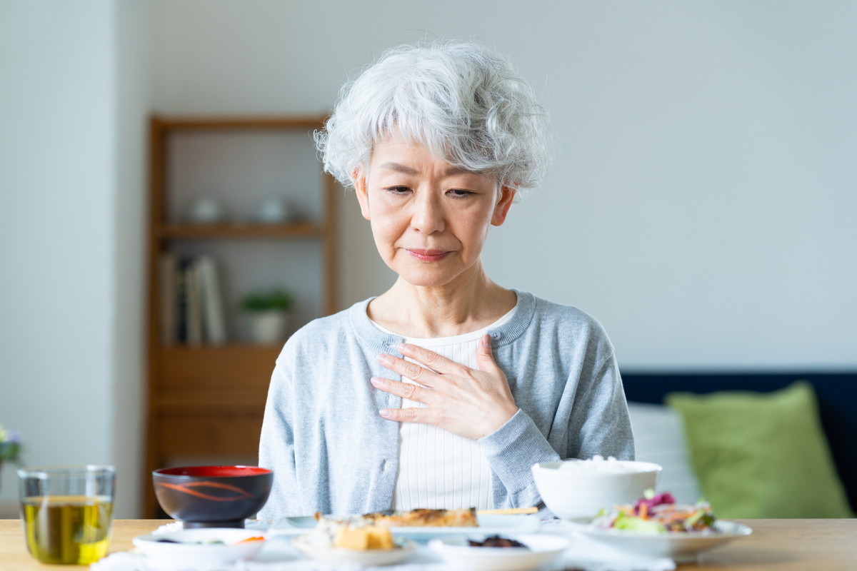 食欲不振の原因や対処法、考えられる病気について